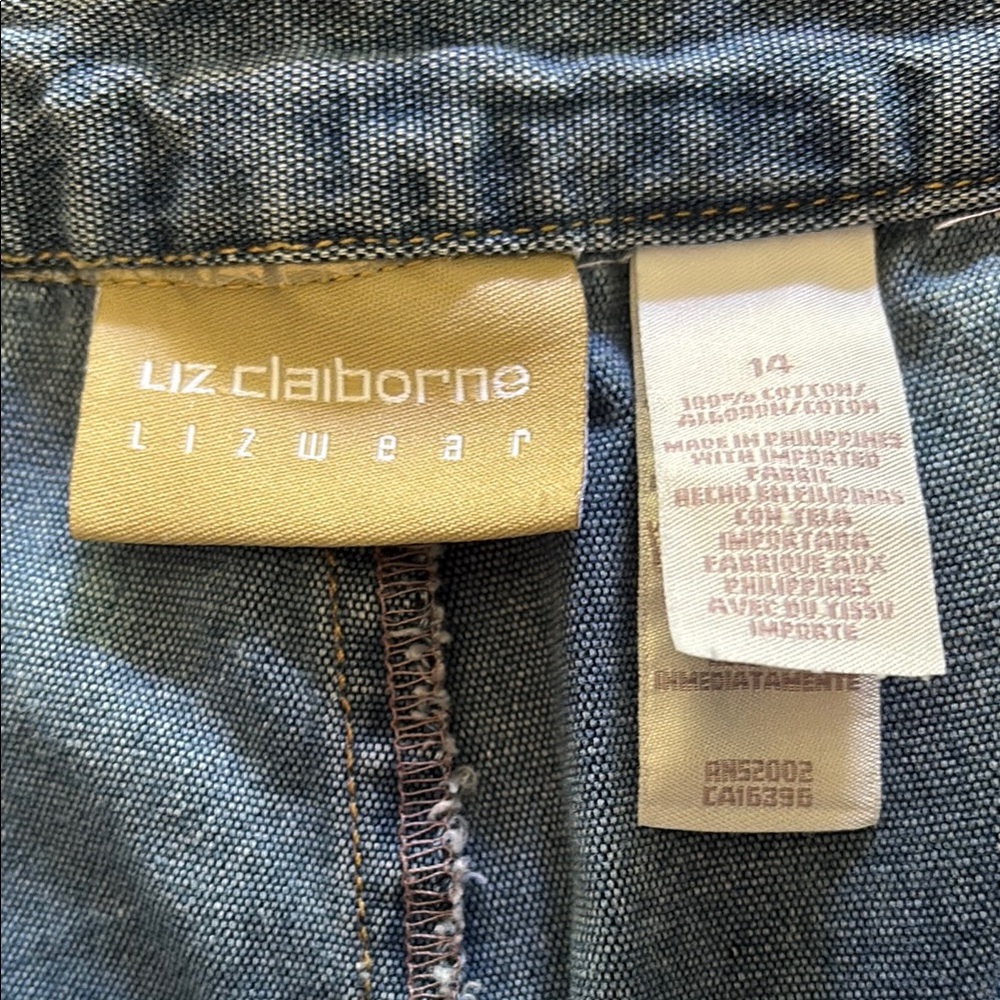 Liz Claiborne Blue Jean Shorts size 14 - Picture 2 of 3